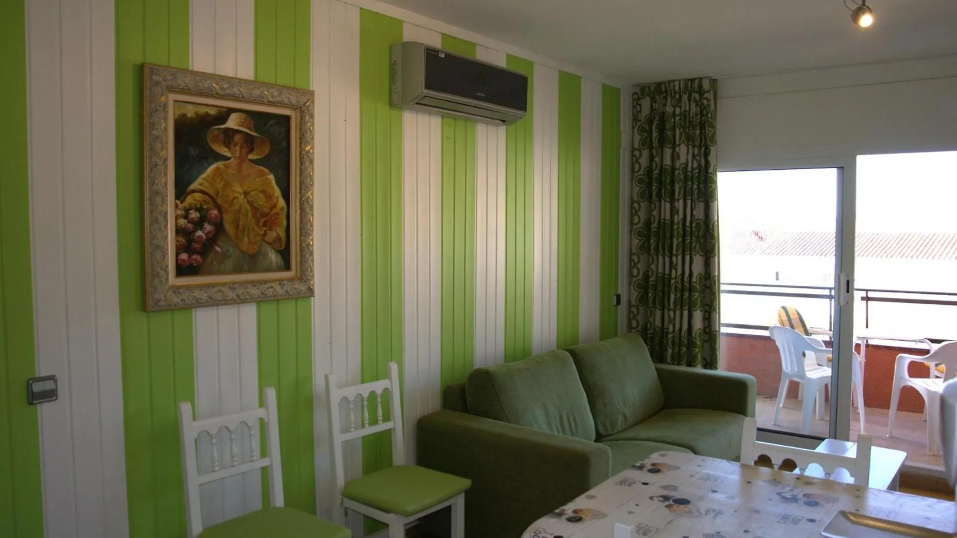 Apartamento Amplio En La Playa Con Piscina Y Aire Acondicionado, Cerca Del Centro Y Supermercado - Es-323-37 L'Estartit 0*,  Spain