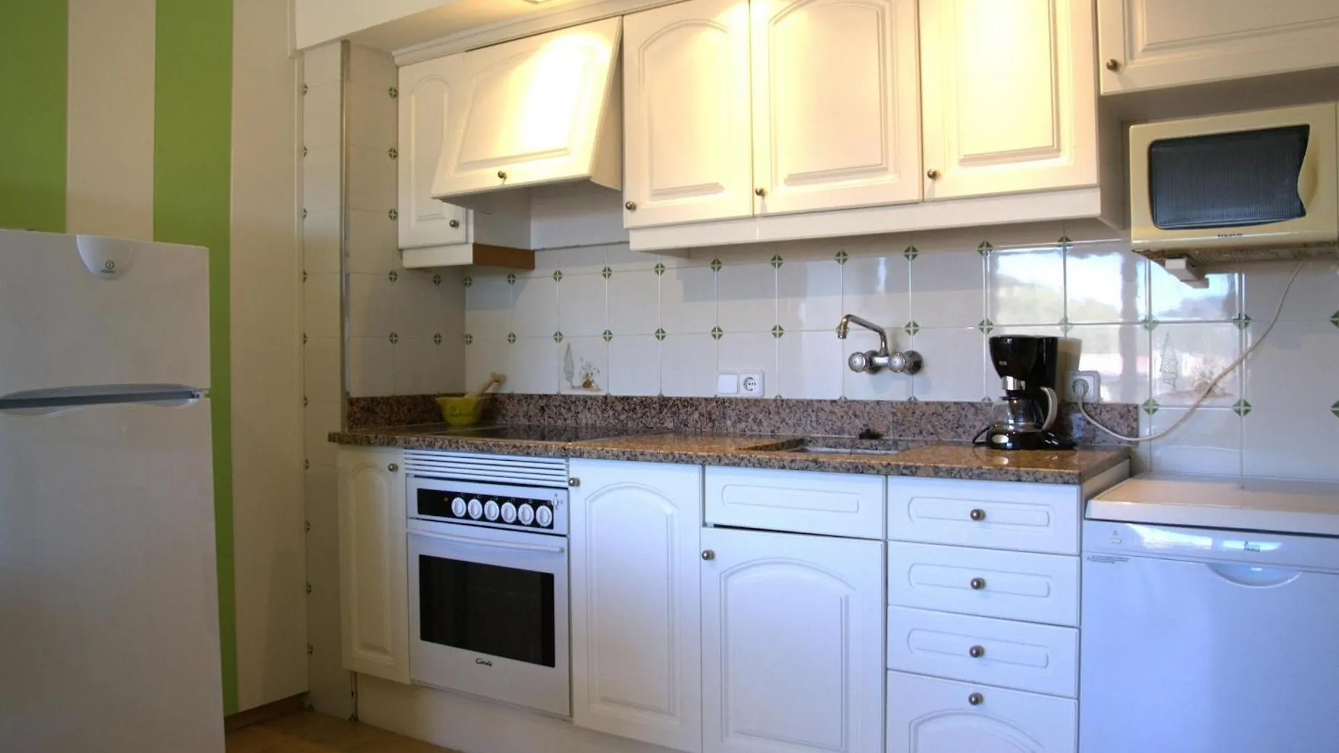 Apartamento Amplio En La Playa Con Piscina Y Aire Acondicionado, Cerca Del Centro Y Supermercado - Es-323-37 L'Estartit