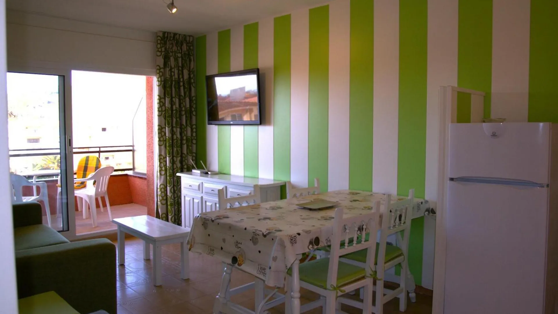 Apartamento Amplio En La Playa Con Piscina Y Aire Acondicionado, Cerca Del Centro Y Supermercado - Es-323-37 L'Estartit Apartment