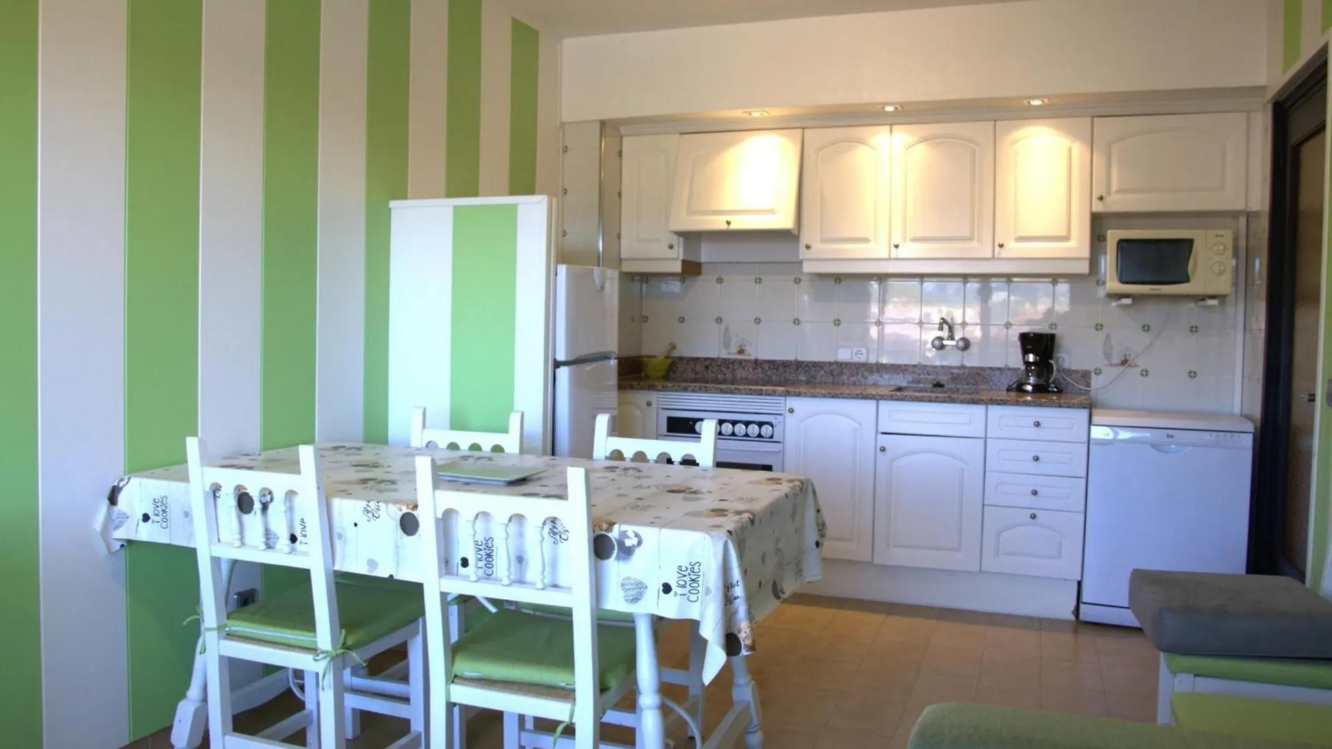 Apartamento Amplio En La Playa Con Piscina Y Aire Acondicionado, Cerca Del Centro Y Supermercado - Es-323-37 L'Estartit Spain